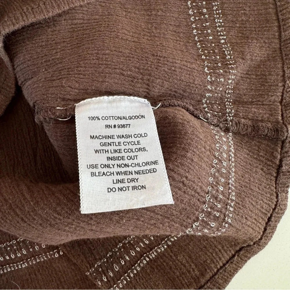 St. John’s Bay || Embroidered Gauzy Petite Blouse Top Medium - Picture 7 of 9